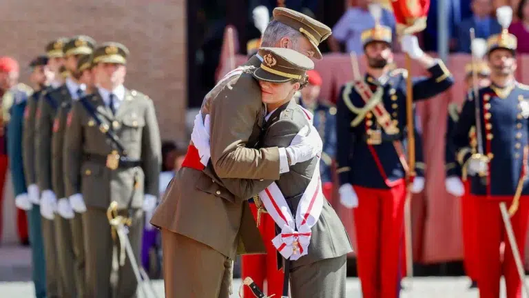 La Princesa Leonor recibe la Gran Cruz del Mérito Militar