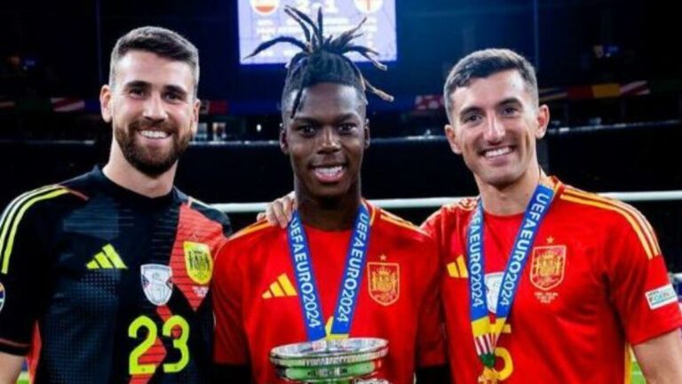 Nico Williams y Dani Vivian regresan convocados a la selección española