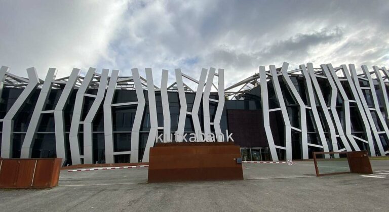 Kutxabank vende por 26 millones la antigua sede de Caja Vital