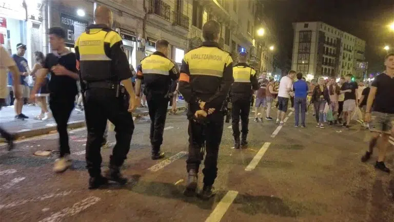 La cuarta noche de las fiestas de Aste Nagusia en Bilbao se vio marcada por la detención de trece personas