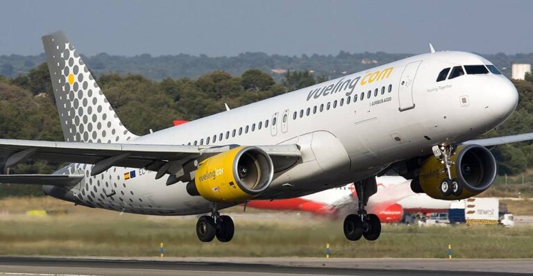 Vueling retira vuelos a Copenhague desde Bilbao y cancela rutas a Marrakech y Florencia