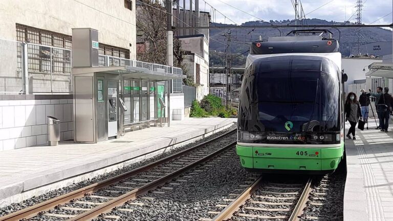 Nueva parada del tranvía de Bilbao mejorará la conexión con Santutxu