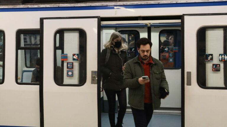 Conectividad móvil mejorada en Bilbao optimiza el viaje en metro